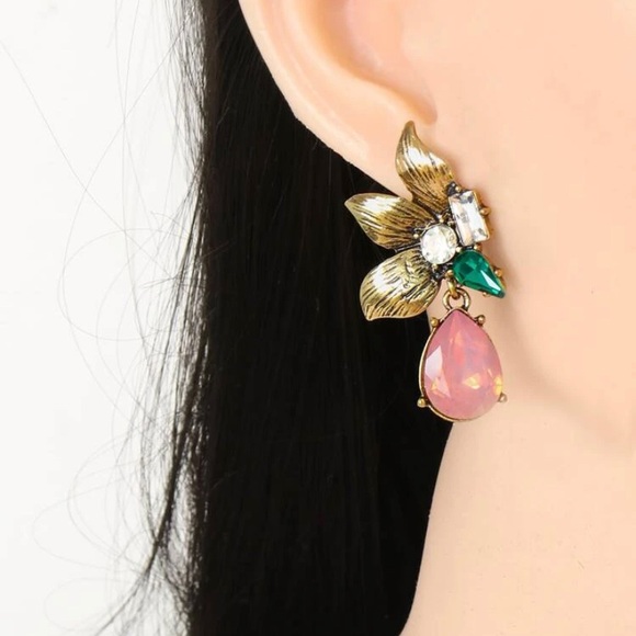 🌸Host Pick🌸Water drop flower earrings. New. - Picture 5 of 6